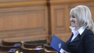 Фотогалерия: Стари и нови лица в парламента
