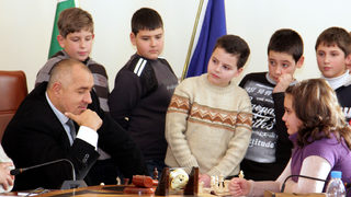 Безпомощен пред стратегическата игра "ГЕРБ и Останалите"