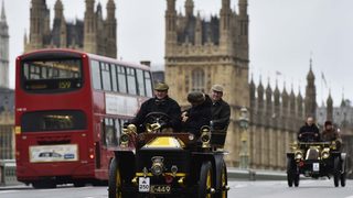 Фотогалерия: Може би най-старият автомобилен преход в света