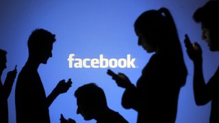 Facebook започва кампания за борба с ебола
