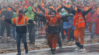 Над 100 000 протестираха в Брюксел против намаления на социалните плащания