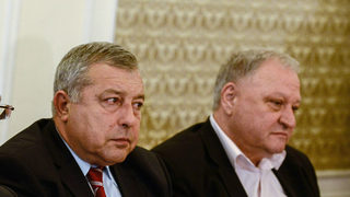 Миков се освободи от Димитър Дъбов и Евгений Узунов, но не успя да обнови радикално ръководството (допълнена)