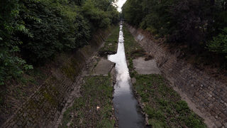 Продължава изпомпването на водоема в село Цар Асен