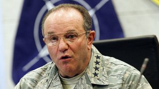 Командващият силите на НАТО в Европа ген. <span class="highlight">Брийдлав</span> ще изнесе лекция във Военния клуб