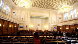 Забраната за <span class="highlight">политическо</span> <span class="highlight">номадство</span> остава и в този парламент