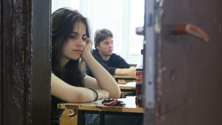 Образователното министерство: За тоталитарния режим се учи още в прогимназията