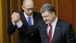 Порошенко призова за оставката на Яценюк и за "основен ремонт" в правителството на Украйна