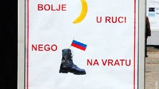 В Черна гора се появиха плакати "срещу руския ботуш"
