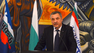Валери <span class="highlight">Симеонов</span> единодушно беше преизбран за председател на НФСБ