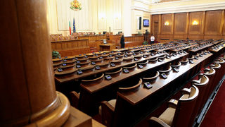 Парламентът ще гласува оттеглянето на Велизар Енчев от две комисии