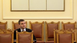 ГЕРБ е на път да остане само с подкрепата на ДПС за пенсионните осигуровки