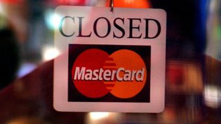 Новата руска национална платежна система преживя първия си срив