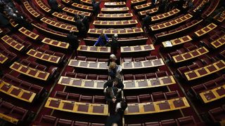 Гръцкият парламент не успя да избере президент, следват предсрочни избори