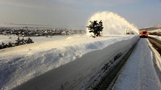 Сняг, поледици, силен вятър и вълнение в морето е прогнозата за 30 декември