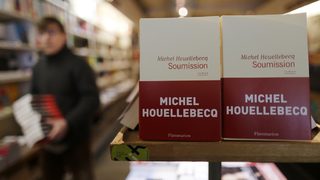 Мишел Уелбек, автор на романа "Подчинение": Едно общество не може да издържи без религия