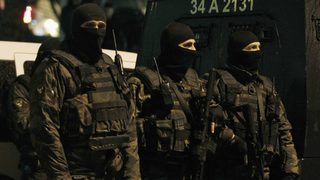 Два поредни опита за бомбени атентати бяха предотвратени в Истанбул