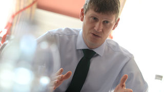 <span class="highlight">Джонатан</span> <span class="highlight">Алън</span>: Борисов не е като професионалните политици и затова са близки приятели с Камерън