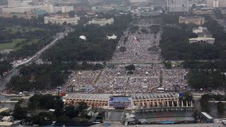 Папата събра рекордните 7 милиона души на меса в Манила