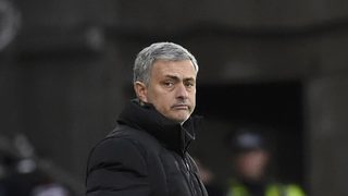 Моуриньо призова феновете на "Челси" да уважават Джерард