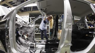 Програма за 11.3 млн. лири ще привлича младежи към британската <span class="highlight">автоиндустрия</span>