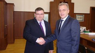 Главният прокурор и здравният министър ще са в пряка връзка за нападенията над лекари
