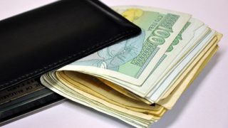 Жена даде над 400 хил. лв. на телефонни измамници в София