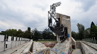 Планът за махане на паметника пред НДК - "градски бъг на годината" според WhATA