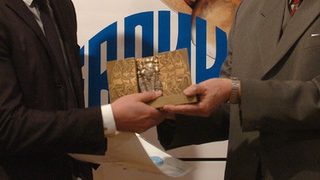 Пружинен клипс е изобретението на 2014 г., отличено от фондация "Еврика"