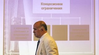 Едно наум: Главният библиотекар за сарайско-библиотекарската мафия и ДПС