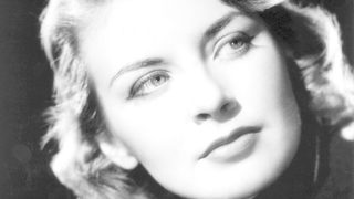 Фотогалерия: Джоан Удуърд на 85