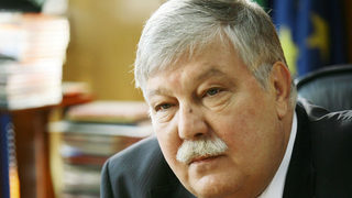<span class="highlight">Стоян</span> <span class="highlight">Тонев</span> подаде оставка като депутат