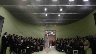 Фотогалерия: Предложенията на Prada за модата на сезон есен/зима