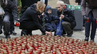Още двама са задържани за убийството на Немцов, проверява се чеченски батальон