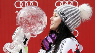 Анна Фенингер спечели Световната купа след успех в решителния гигантски слалом