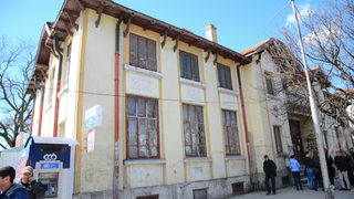 Започна ремонтът на "Юнашкия <span class="highlight">салон</span>" във Варна