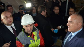 Борисов и Кралев инспектираха ремонта на Двореца на спорта във Варна