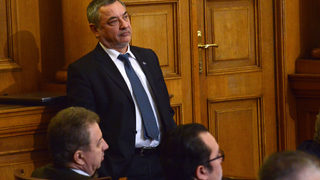 Парламентът спря "кражбата" на имена на парламентарни коалиции и групи <span class="highlight">за</span> нови <span class="highlight">партии</span>