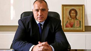 Предозиране: Мая Манолова прави "Фаберже, <span class="highlight">декупаж</span>", на Борисов НСО ще му пробва яйцата