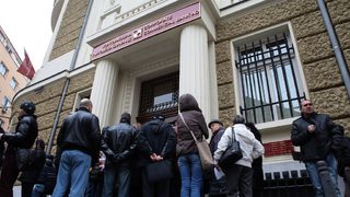 Очаква се прокуратурата да каже законно ли е било преправянето на договори в КТБ