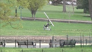 Пощальон приземи минихеликоптер до Капитолия в протест срещу корупцията