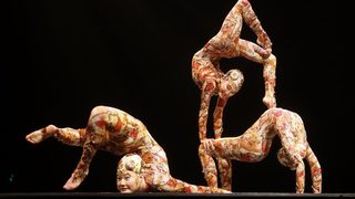 Основателят на Cirque du Soleil продаде компанията за 1.5 млрд. долара