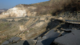 Кабинетът одобри промени в закона, забраняващи строителство в свлачищни райони без канализация