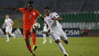 Англия и Холандия завършиха 1:1 на европейското за юноши