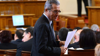 КТБ е работила като пирамида, обяви Йордан Цонев