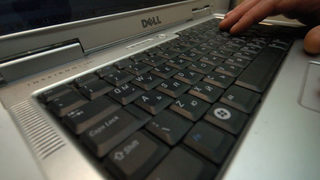 Без ДПС, "Атака" и АБВ, партиите подписаха декларация да не плащат на интернет тролове