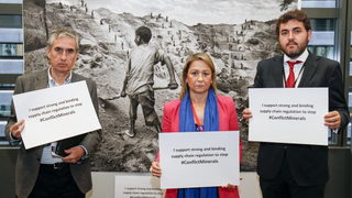 Европарламентът гласува за прекратяване на търговията с "кървави метали"