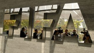 Ръководители във ФИФА са арестувани за корупция за милиони