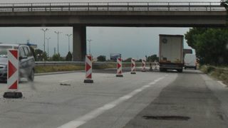В капаните <span class="highlight">на</span> "Тракия" или история за две съсипани гуми