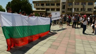 Протесът в Гърмен мина без сериозни ексцесии, ромите от "Кремиковци" излязоха почти изрядни (обобщение и видео)