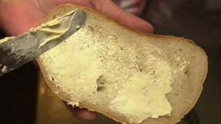Агенцията по храните глоби производители на масло заради растителни мазнини